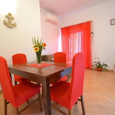 Apartment Antonia Nakic -stobrec *