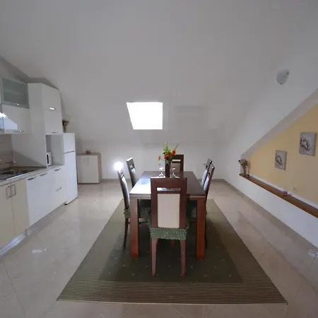 Apartment Antonia Nakic -stobrec *